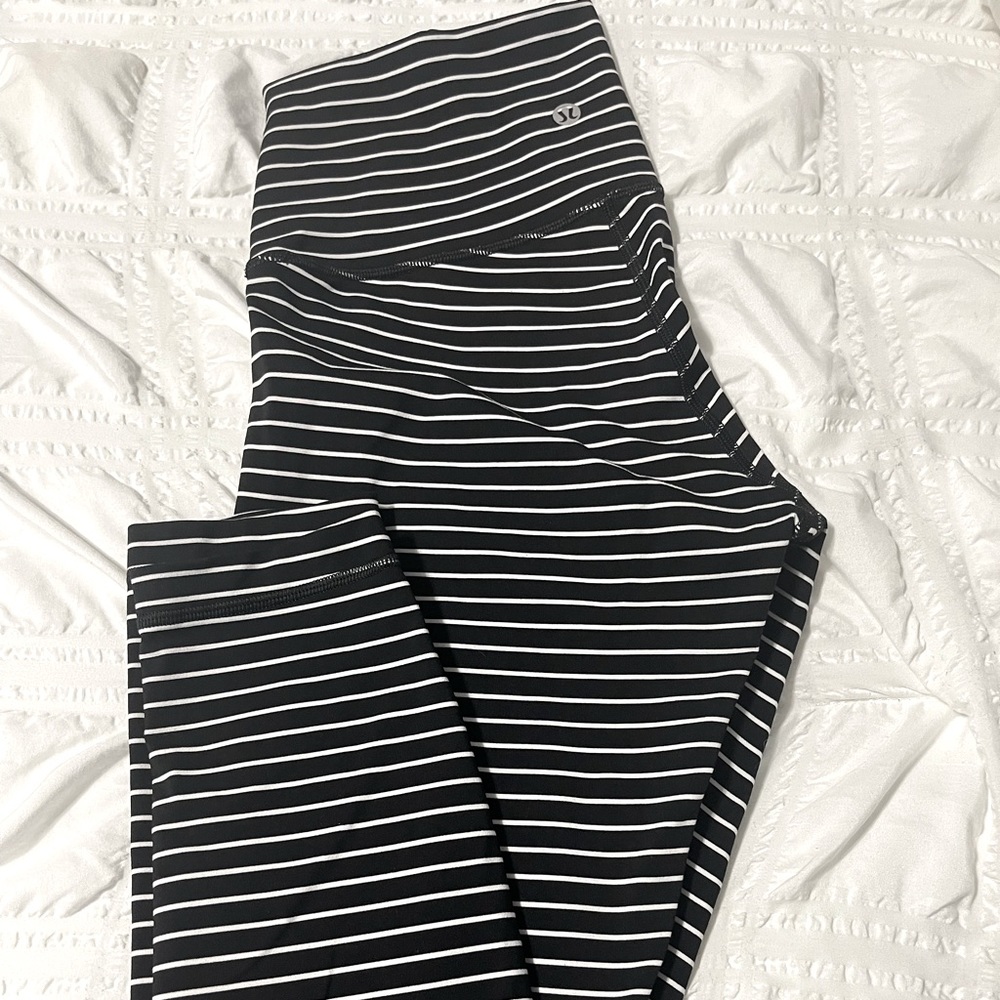 Lululemon capri leggings size 6